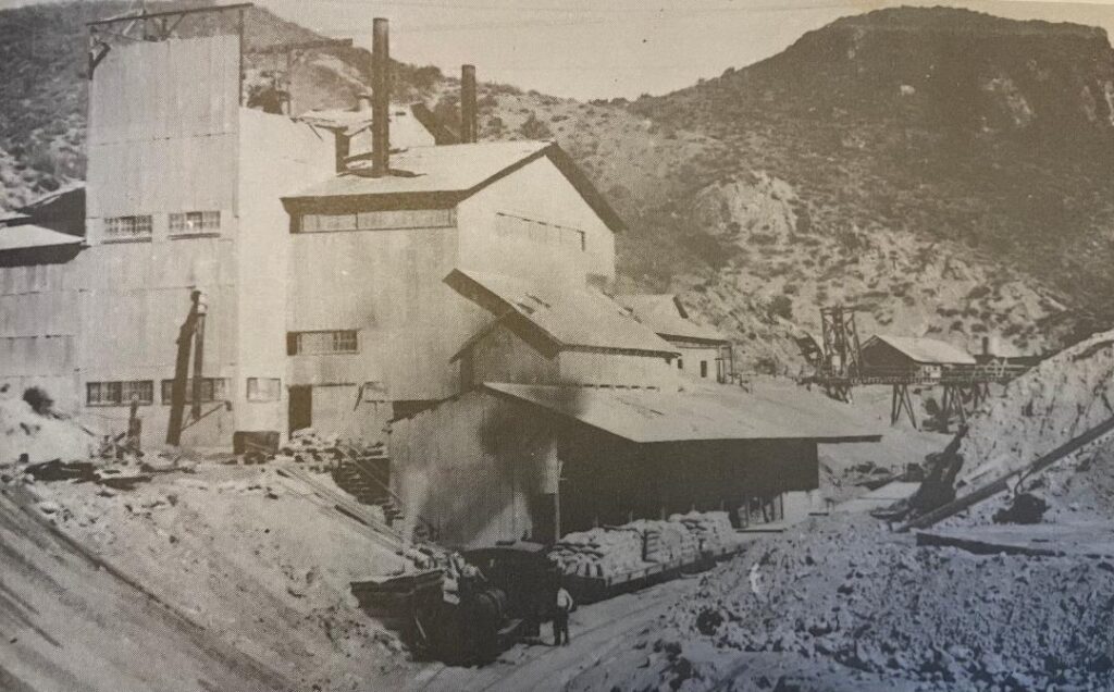 Narrow gauge railroad at Sterling Borax Mine