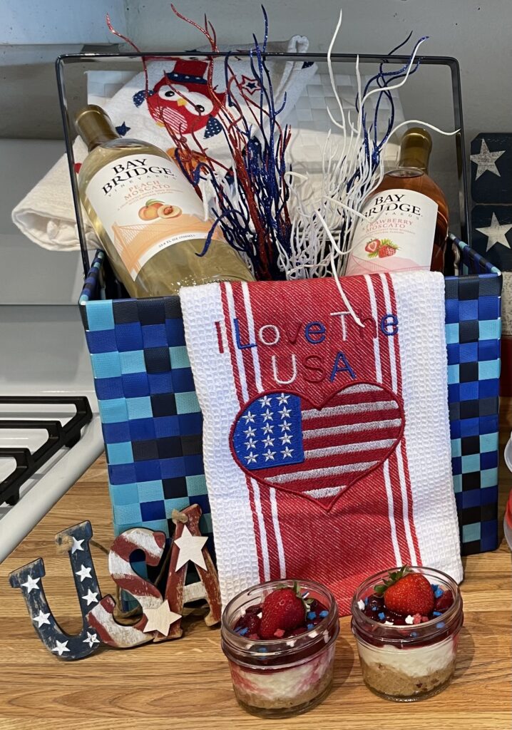 4th of July picnic basket pairing mini cheesecakes with dessert wine 